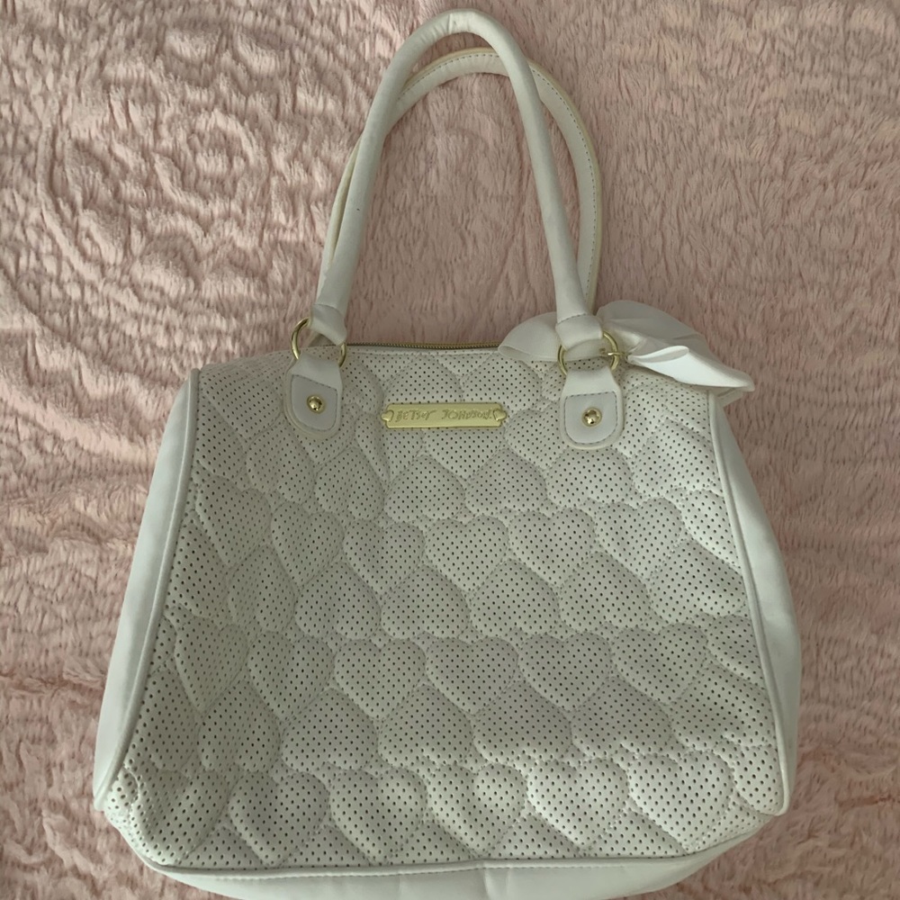 Betsey Johnson white heart and bow bag
